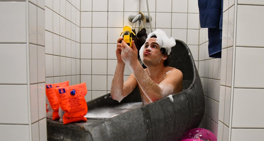 Hey, hey, hey, Taxi!