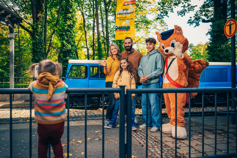 Kinderfest mit Maskottchen Parkolino