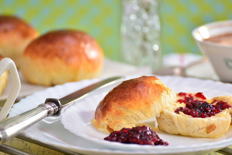 AUSVERKAUFT - Frühstück mit Geschichte: "Glanz und Elend - Adel, Schlösser und Herrenhäuser im Baltikum"