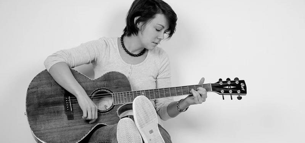 Live Musik mit Hanna Bel (Singer Songwriter Musik)