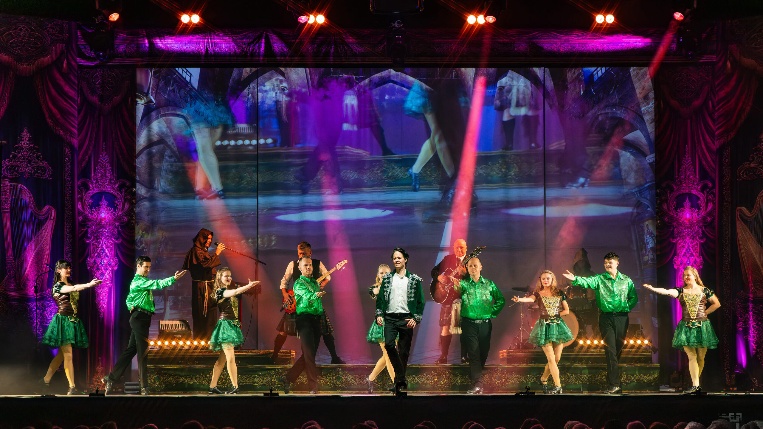 CORNAMUSA – World of Pipe Rock and Irish Dance