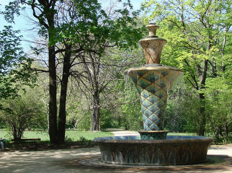 Vortrag: 100 Jahre Mosaikbrunnen