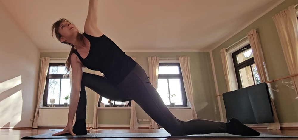 Comuneo-Yoga im Oktober: Pilates & Yoga Flow