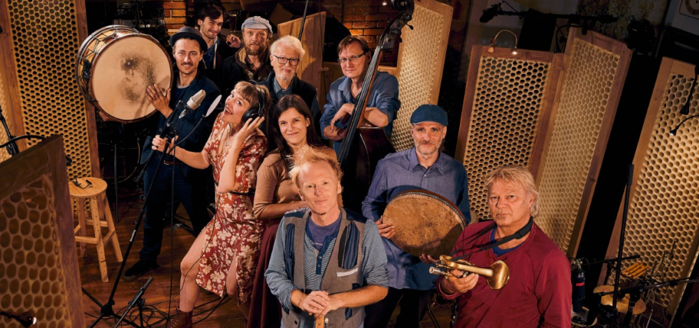 Konzert: Jono Heyes »Beehive«