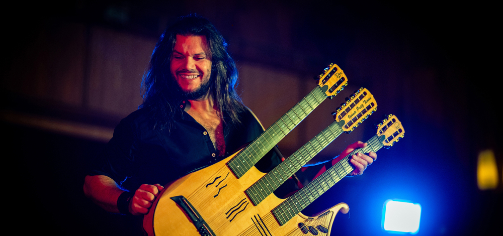 Vicente Patiz: Travels - ein humorvoller musikalischer Roadtrip um die Welt