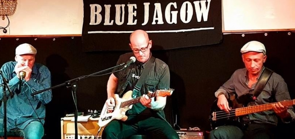 Live Musik mit „Blue Jagow“ im Biergarten Schlossschänke