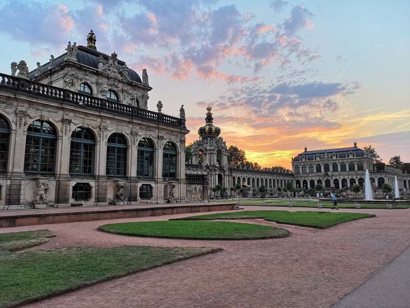 Italienische Nacht - von Italien in die Welt, von Puccini bis Verdi - Galakonzert im Wallpavillon des Dresdner Zwingers