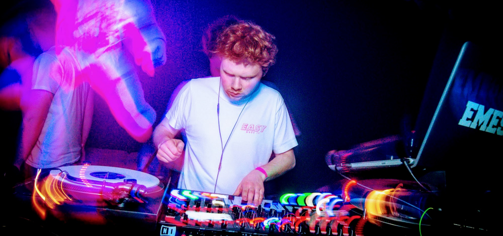 LIVE! DJ Emesee