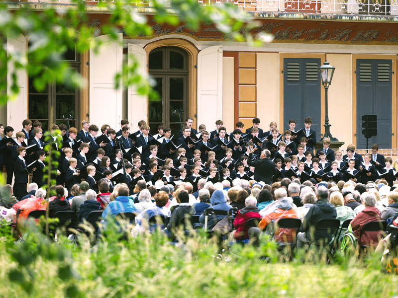 »Serenade im Grünen« mit dem Dresdner Kreuzchor im Rahmen der Dresdner Musikfestspiele