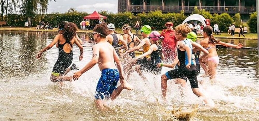 Familienspaßtag im Waldstrandbad mit Mini-Triathlon