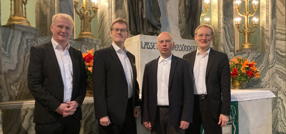 ADVENTSMUSIK mit dem Strehlener Vocalquartett am 3. Advent, 14.12.2025, 16 Uhr, in der Kreuzkirche Weißig (Dresden)
