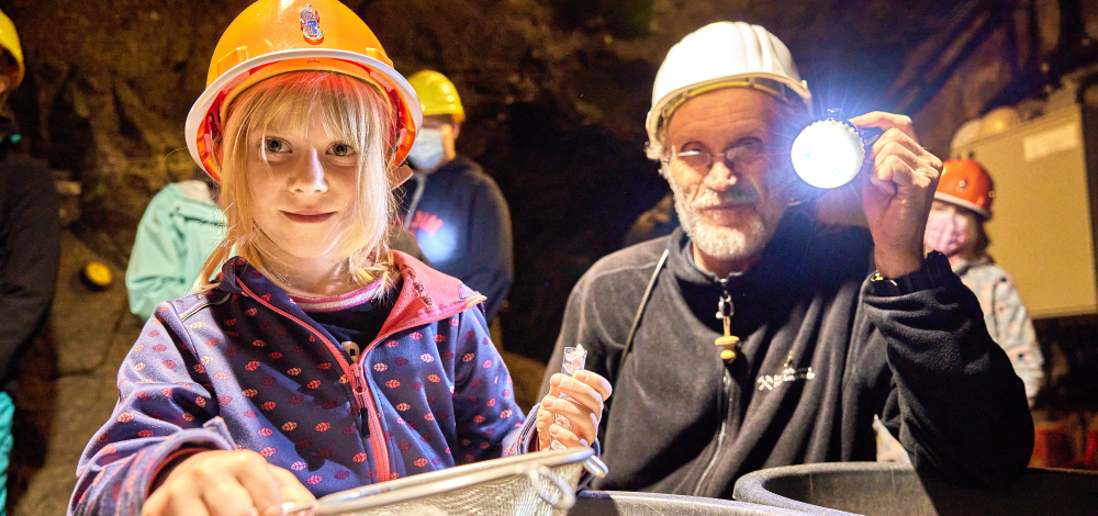 Kinderführung im Bergwerk mit Edelsteinsieben - Die Sächsische Schweiz untertage erleben