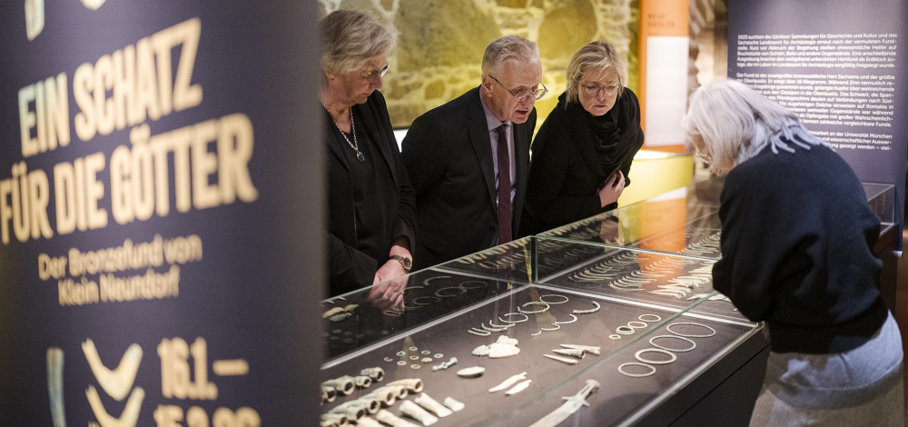 »EIN SCHATZ FÜR DIE GÖTTER. Der Bronzefund von Klein Neundorf«