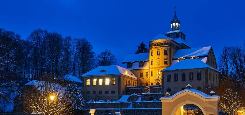 Schlossführungen mit Sonderausstellung, Kaffee und Kuchen