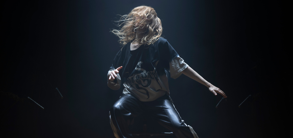 Kat Válastur, Dive into You