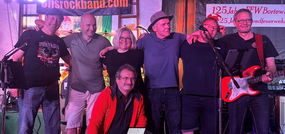 Oldies live mit "Olis Rockband"