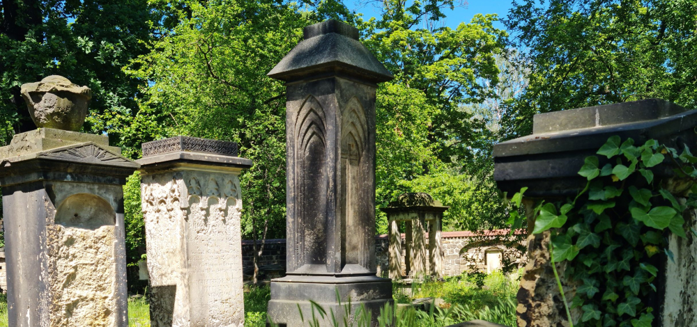 Themenführung: Caspar David Friedrich und die Spuren seiner Zeit auf dem Eliasfriedhof