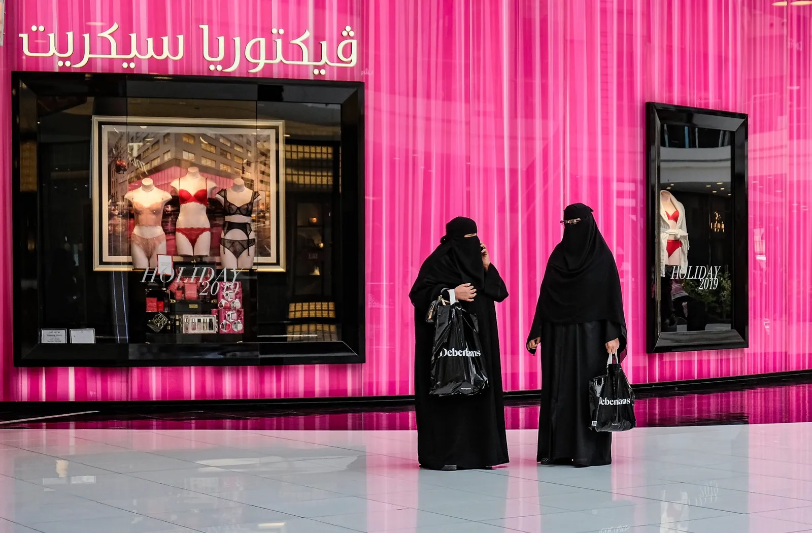 Stephan Orth, Multimedia-Vortrag: Couchsurfing in Saudi-Arabien – eine Reise durch ein Land zwischen Mittelalter und Zukunft