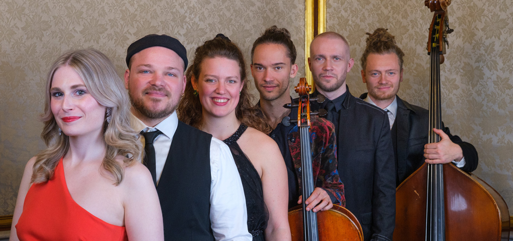 Everyday Is Christmas - Das Weihnachtskonzert im Schloss mit Anne Großhäuser und Band