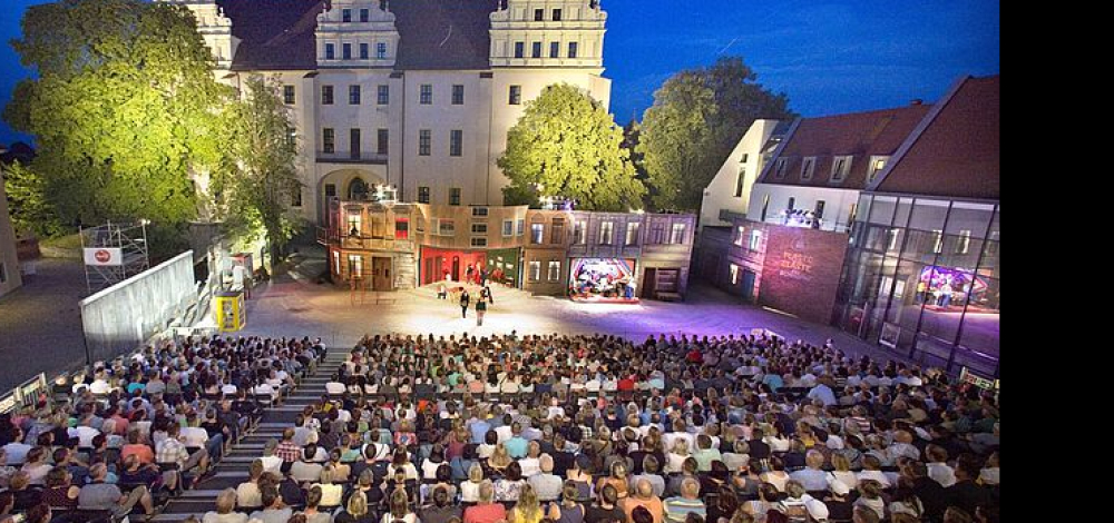 Spuk von draußen oder Karaseks Schatz