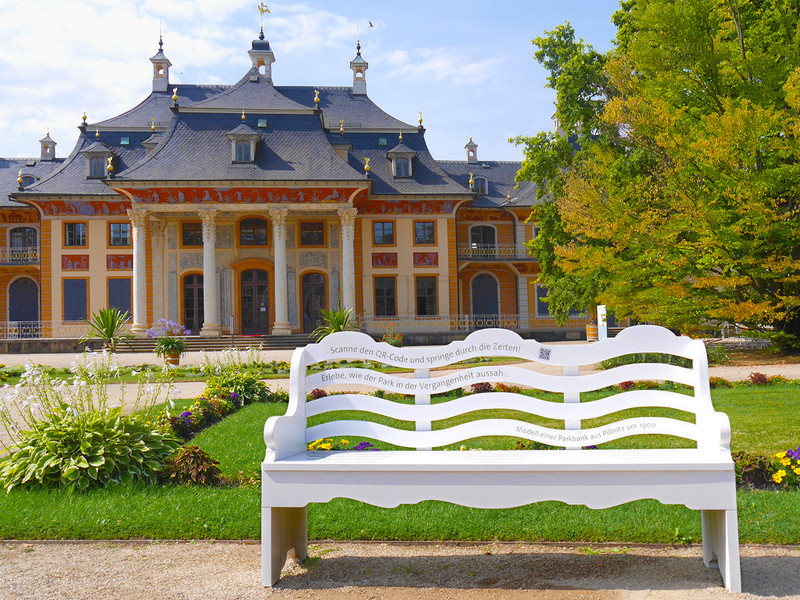 »Pillnitzer Zeitreisebänke« – Mit dem Smartphone in die Vergangenheit blicken