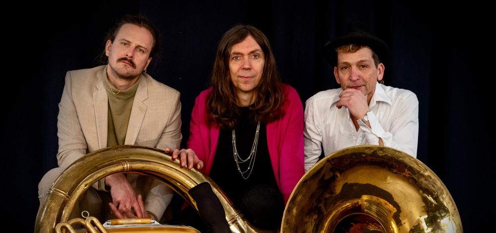 Triple Trouble - Weihnachten im Sitzen