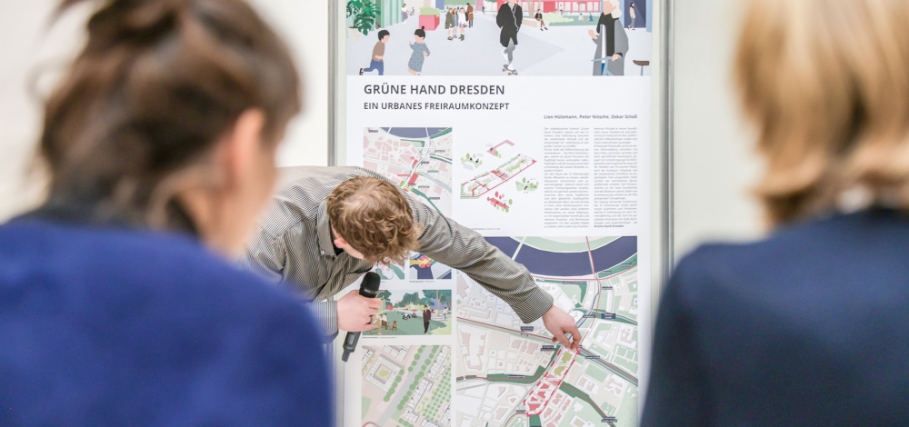 Führung durch die Ausstellung "St. Petersburger OASE I Vom Verkehrs- zum Lebensraum"