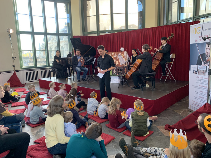 Kinderkonzert "Mozart für Kinder" im Wallpavillon des Dresdner Zwingers