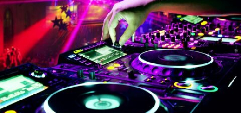 Tanzabend mit DJ WAM...SY