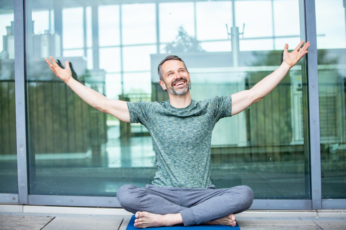 Morning Flow – Für mehr Vitalität & Balance I Yogaleicht - Sven Schmieder