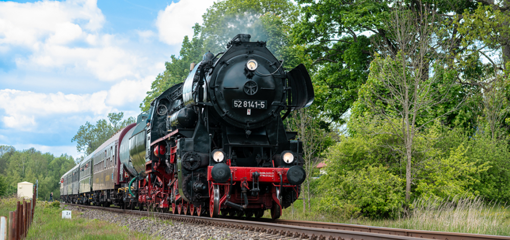 Hirschberger Großteich, das Haus Wallenstein & das Ibiza des Ostens – Ein herbstlicher Dampfzug nach Doksy