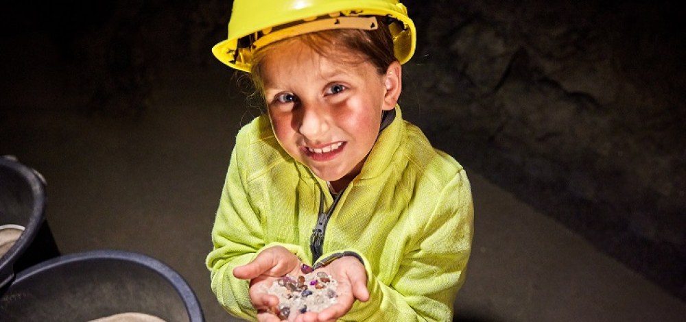 Kinderführung im Bergwerk mit Edelsteinsieben