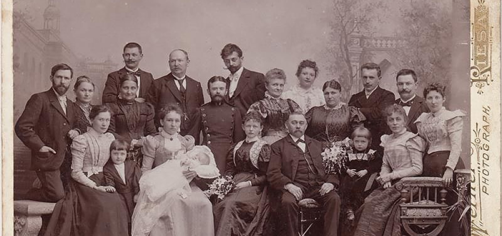 Vom Luxusartikel zum Massenmedium. Die frühere Atelierfotografie in Riesa (1850-1920)