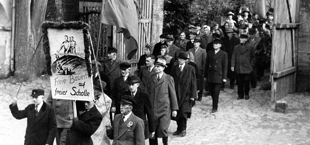 Die Bodenreform und ihre Folgen für die Schlösser – über Schlossbergungen
