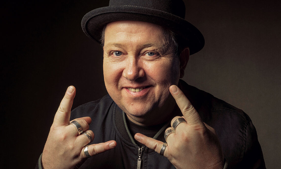 Sebastian Krumbiegel solo am Piano: "Aufstehen - Weitermachen" - Der Sänger der Prinzen kommt mit Pop und einer Politik-Klavierplatte, wie er sagt, i