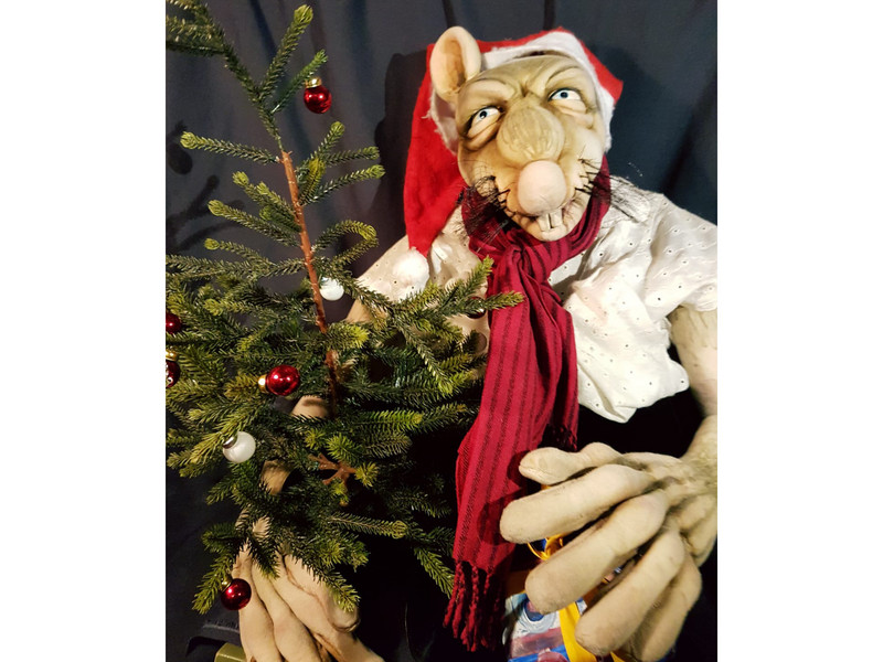 Ursula von Rätin - Ratenscharfes Weihnachts Kabarett mit Fingerfood-Menü