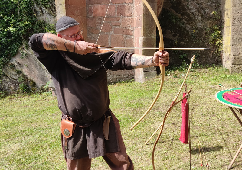 RESTKARTEN - Ferienangebot für Kinder: Ritterschule