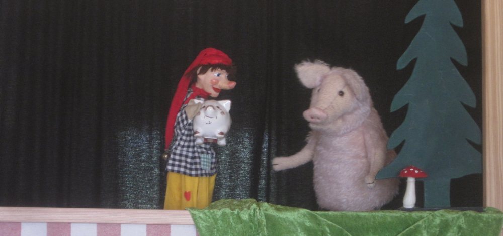 Kati’s Kasperl Theater präsentiert: „Kasperl und das Glücksschweinchen“