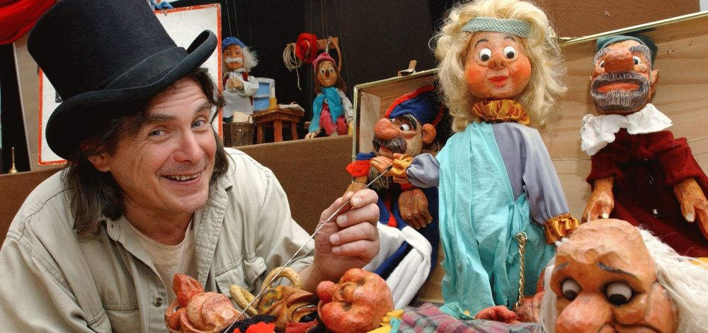 Laschi’s Puppentheater präsentiert: „Kasper und das Hexengärtchen“