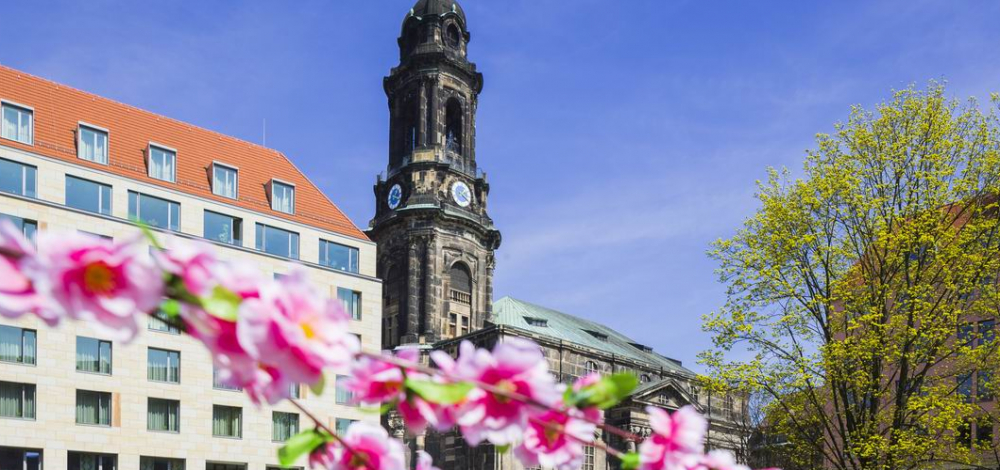 Frühlingsmusik auf der neuen Truhenorgel