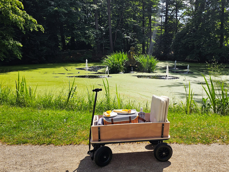 Mit dem Picknickwagen den Schlosspark entdecken