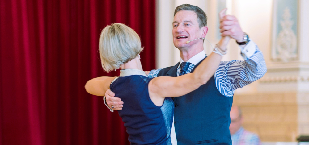 Tanzabend mit Live-Band Jazzacude