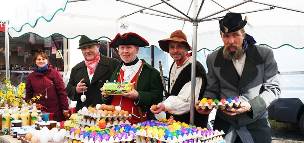 26. Oberlausitzer Leinewebertag mit Karaseks 79. Naturmarkt