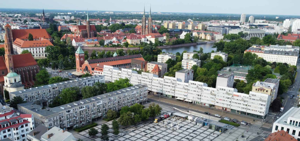 Architektur und Städtebau in der DDR und Westpolen nach 1945