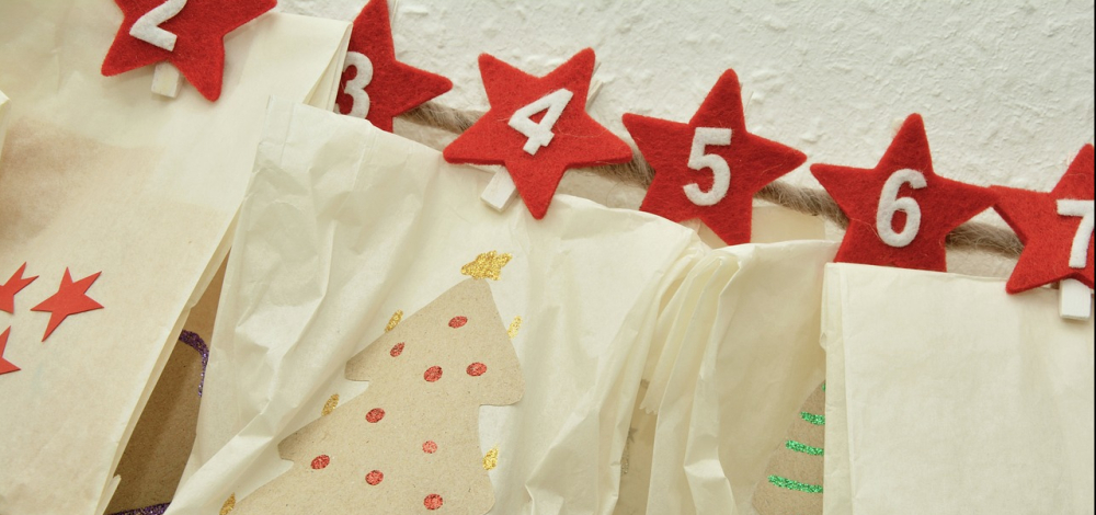 Adventskalender und Weihnachtsdeko basteln aus Natur- und Recyclingmaterialien