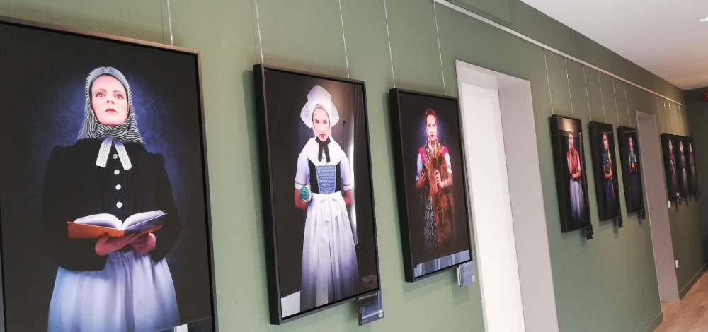 Ausstellungseröffnung: Schleifer Trachtenmomente