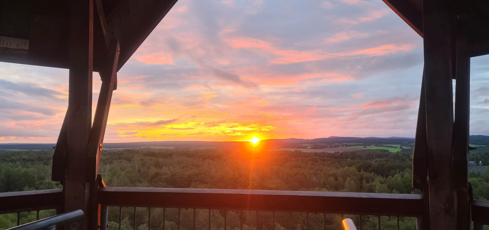 WILDE WANDERUNG - "Sonnenaufgang über der Wildnis"