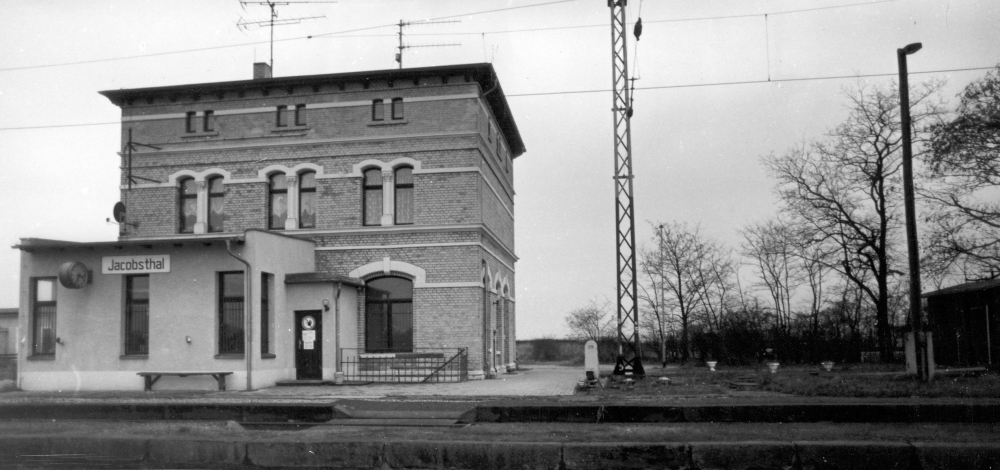 Begehung des Bahnhofs Jacobsthal und Führung auf ehemaligem Lagergelände