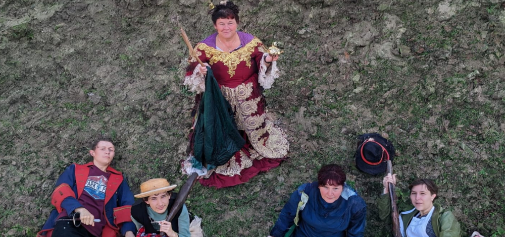 Sechse kommen durch die ganze Welt - Spielleitung: Paula Henke