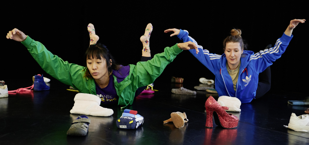 Dingsbums & Wo drückt der Schuh? - Tanzperformances für Kinder ab 3 Jahre